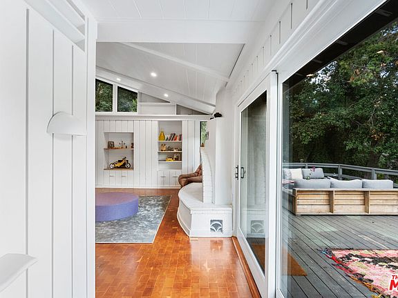 4th image of 302 Poquito Ln
