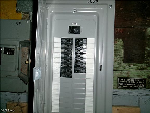 5th image of 1428 Maile Ave