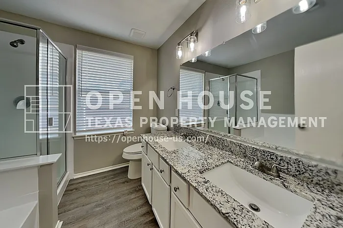 13225 Elmhurst Dr — Photo 10