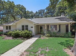 2811 Cresthaven Dr, Grapevine, TX 76051