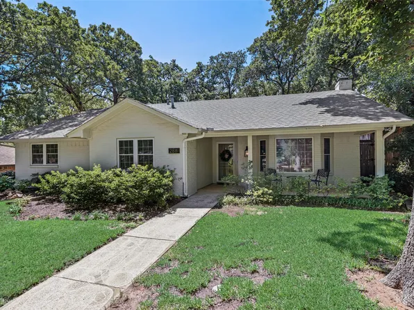 2811 Cresthaven Dr, Grapevine, TX 76051