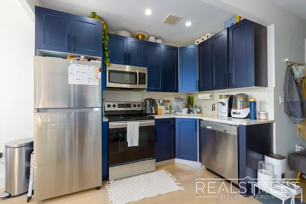 645 Knickerbocker Avenue — Photo 3