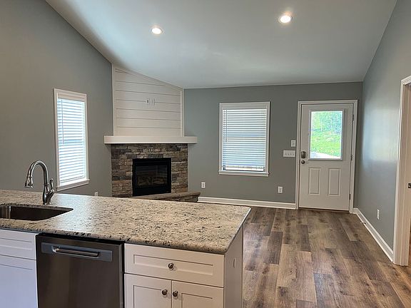 5th image of 213 Ava Way