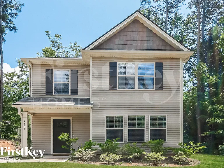 4535 Bonneville Dr — Photo 1