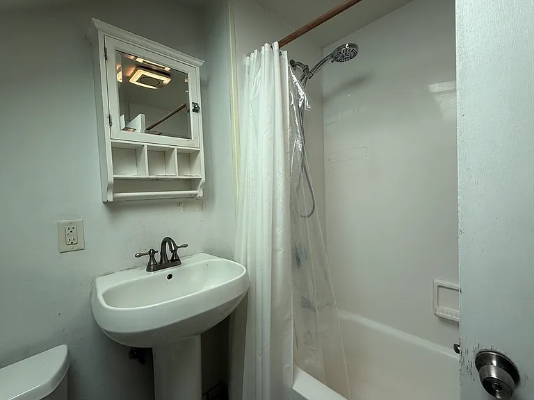 88 W Springfield St #4 — Photo 12