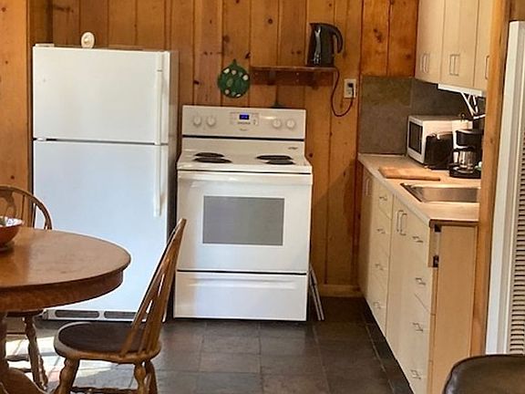 4th image of 3729 Alder Ave