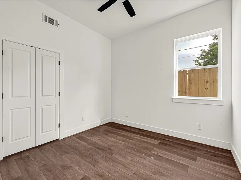 418 Clinton Park St #1 — Photo 11