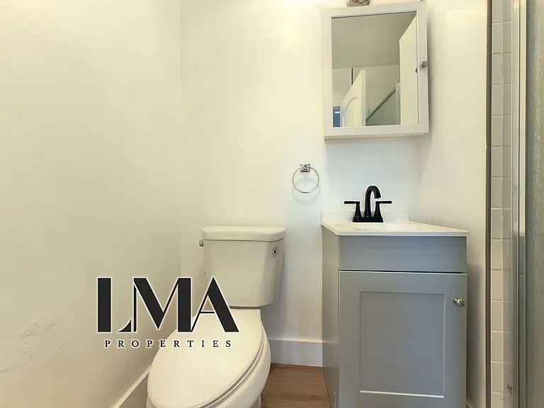 8208 Romaine St #1A — Photo 10