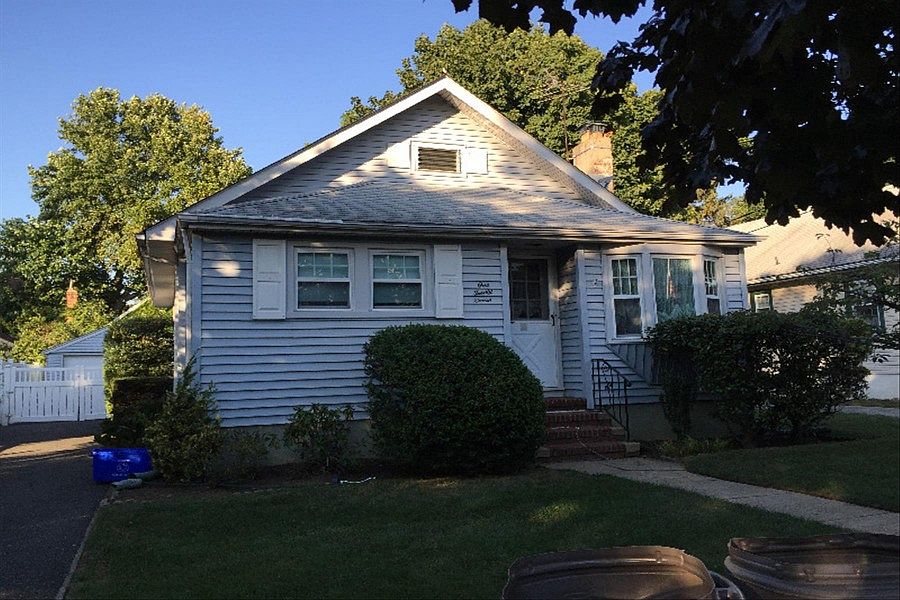 1st image of 127 Cedar Ave