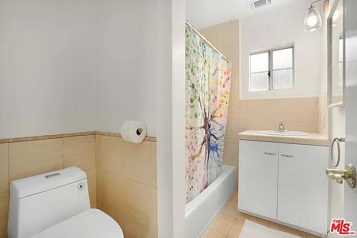6322 S Harcourt Ave — Photo 17