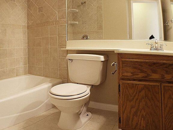 5th image of 1004 W 57th St