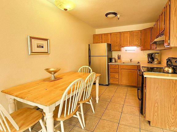 5th image of 1940 Prospector Ave #310