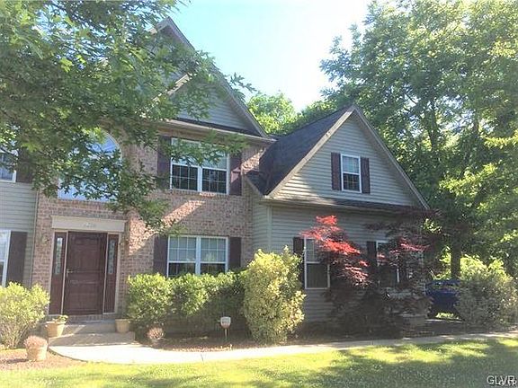 4th image of 1226 Sycamore Ave