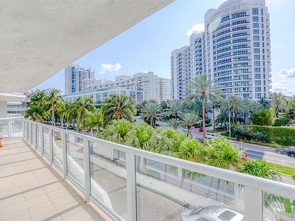 4th image of 5900 E Collins Avenue #406