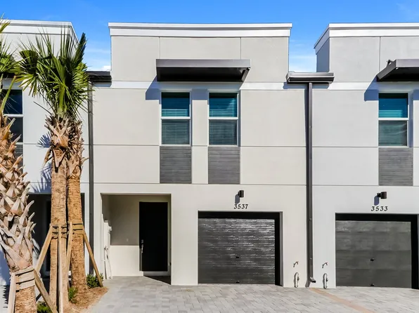 3537 Joshua Tree St, Palm Springs, FL 33461