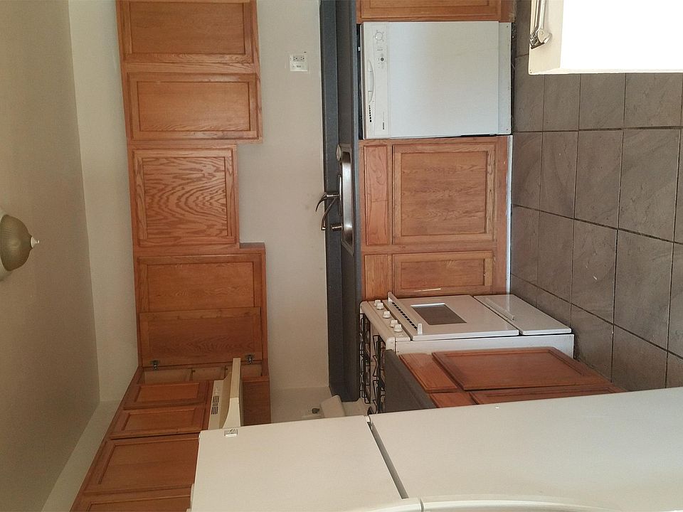 2nd image of 3901 Pinkney Rd APT 10