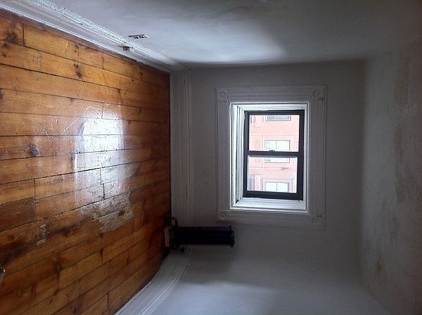 2nd image of 209 Van Buren St #1