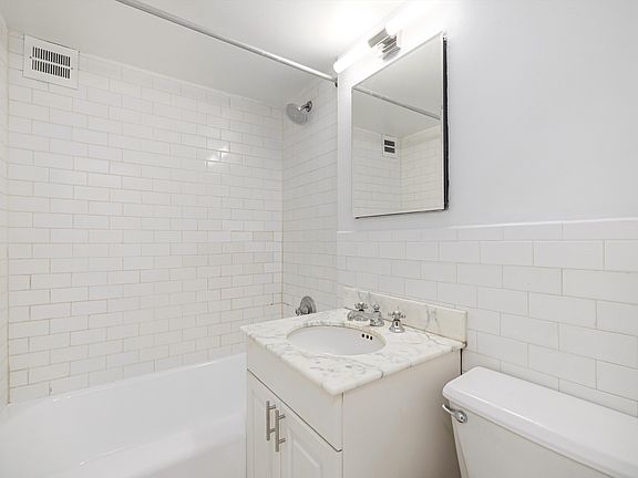 5th image of 320 E 23rd St APT 15E