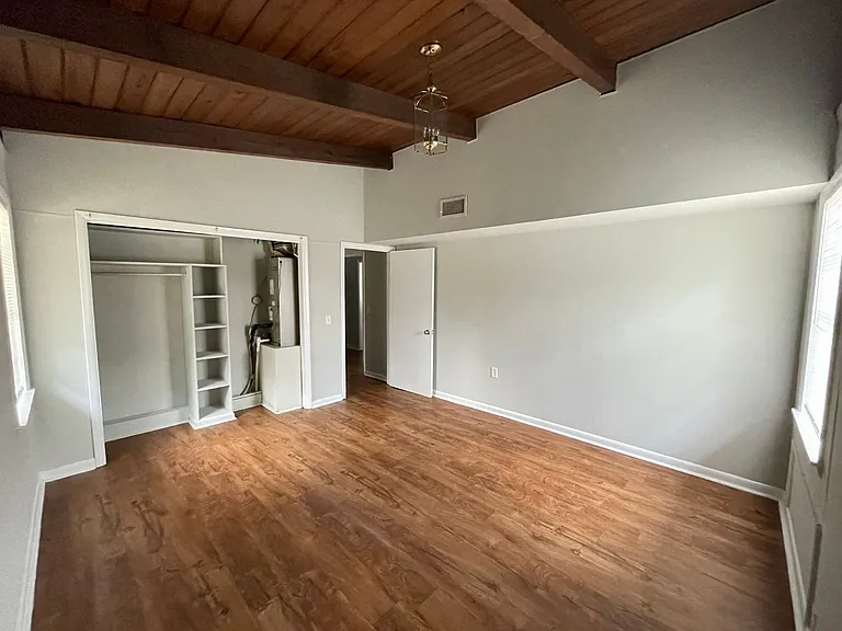 242 Georgia Ave #6 — Photo 3