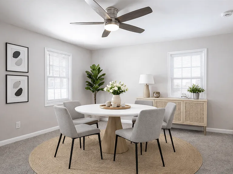 Spacious Dining Space in Platinum Townhomes