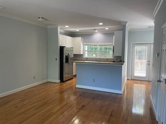 4th image of 4043 Hartland St