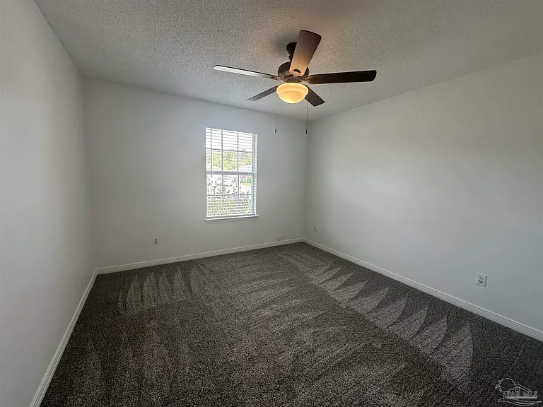 541 Batten Blvd — Photo 17