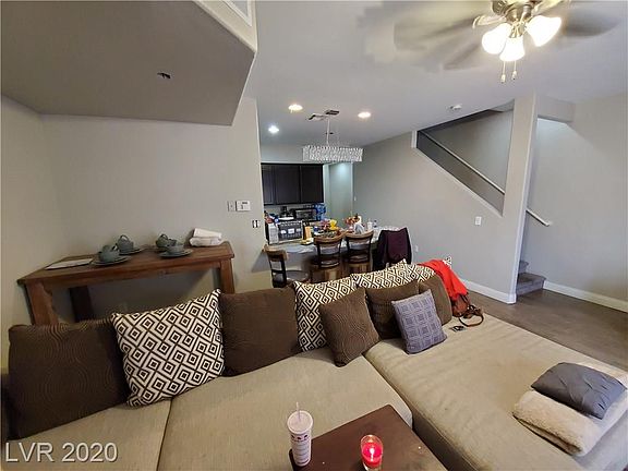 4th image of 1729 N Lamont St