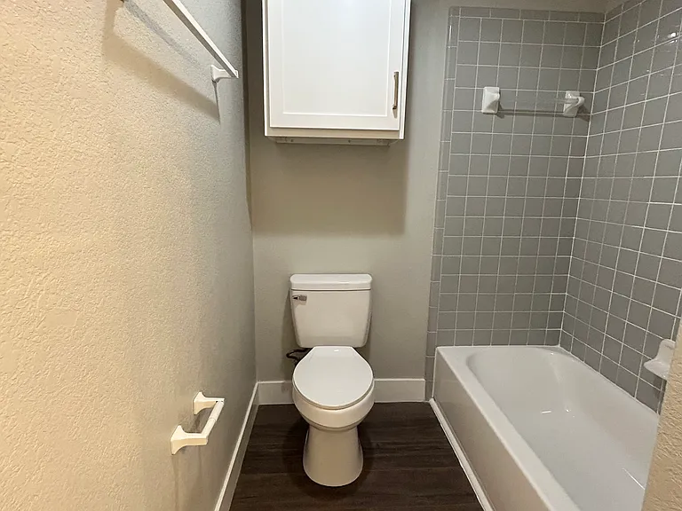 1008 N Bishop St — Photo 14