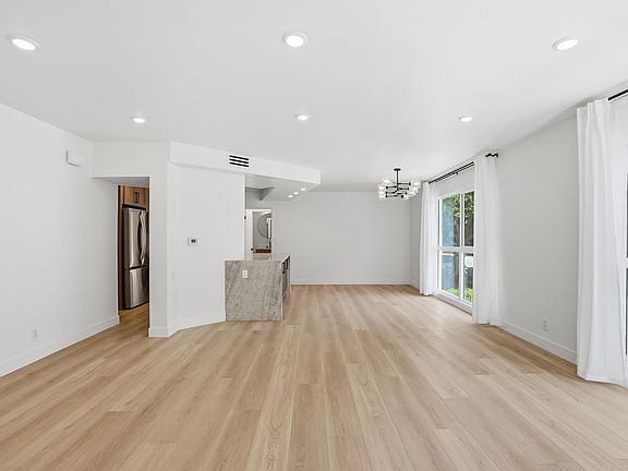 4th image of 1028 14th St #1