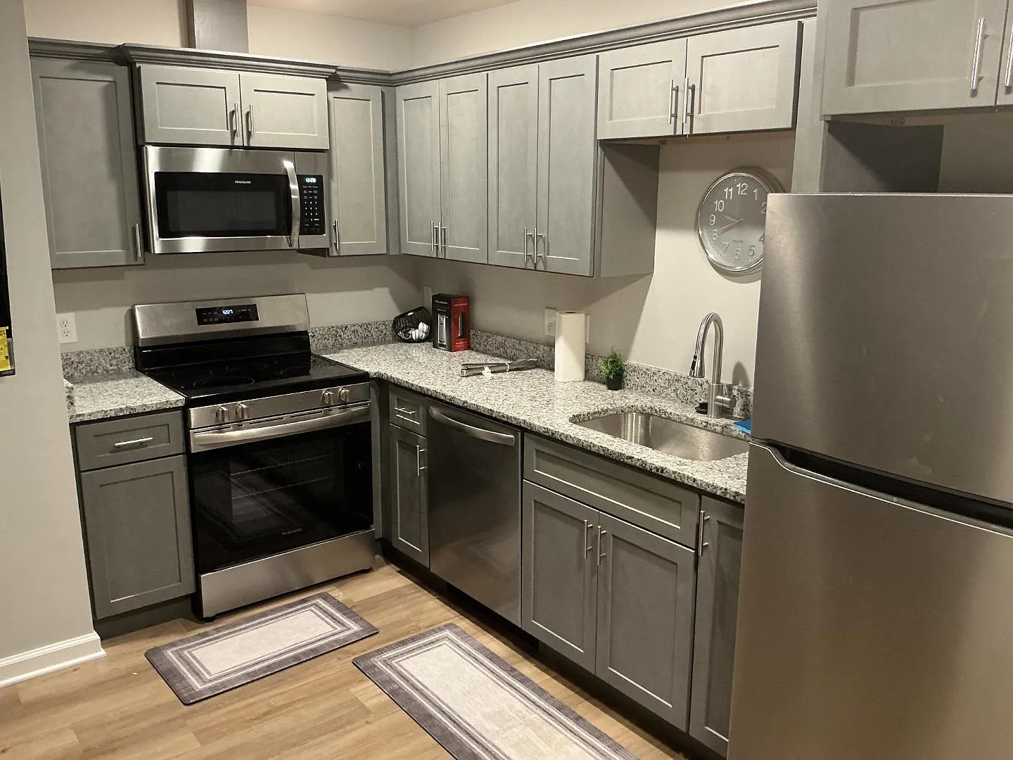 733 W 52nd St - Studio Unit A-1 — Photo 2