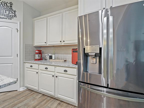 3rd image of 58 Willow Green Dr