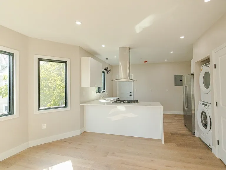 132-134 Holton St #2 — Photo 3