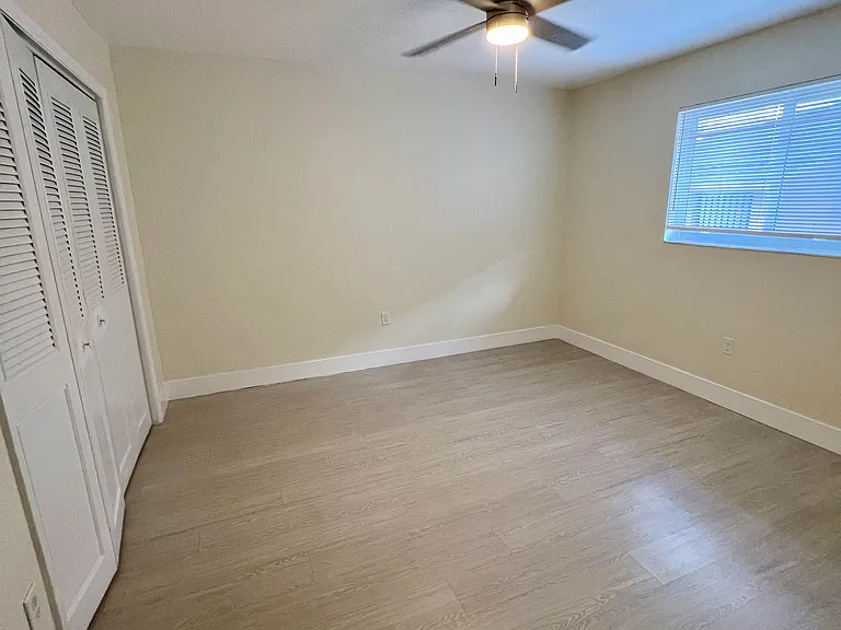 8853 SW 38th St — Photo 7