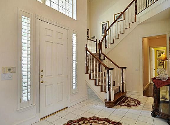 2nd image of 3212 Uxbridge Ln