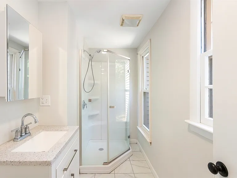 164 Wilshire Dr — Photo 13