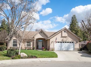 920 W Orchard Ct, Visalia, CA 93277