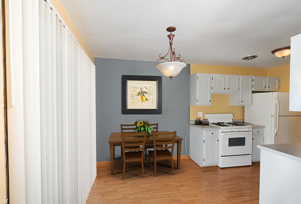 1st image of 1061 Glouchester Hbr