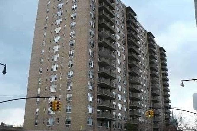 2nd image of 4140 Union St APT 12Y