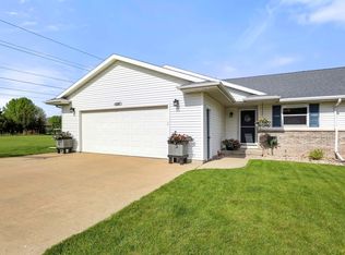 N9519 Andrew Dr, APPLETON, WI 54915