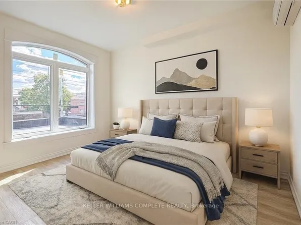 76 Wentworth St, Hamilton, ON