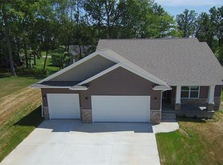 606 Greyson Ln, Tiffin, IA 52340
