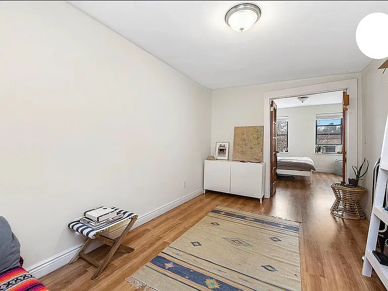 303 E 10th St #10 — Photo 8