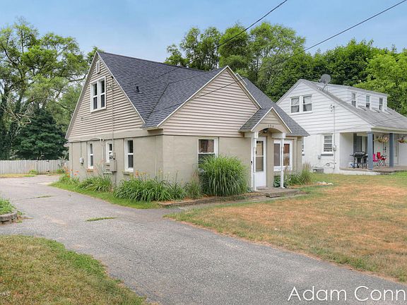 3rd image of 124 Maplelawn St SE
