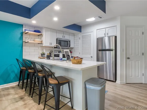 40 Lighthouse Rd #4-203, Lake Ozark, MO 65049