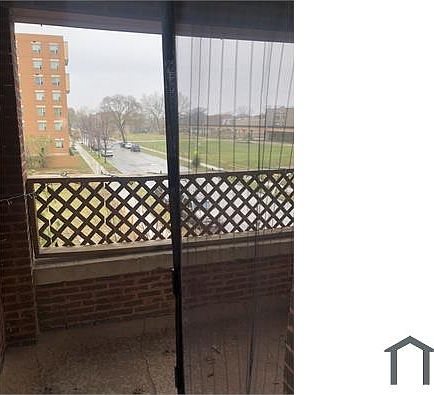 5th image of 4214 S Michigan Ave #3