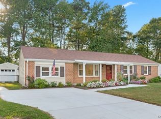 103 Huntington Rd, Colonial Heights, VA 23834
