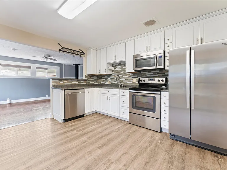 650 Market St — Photo 11