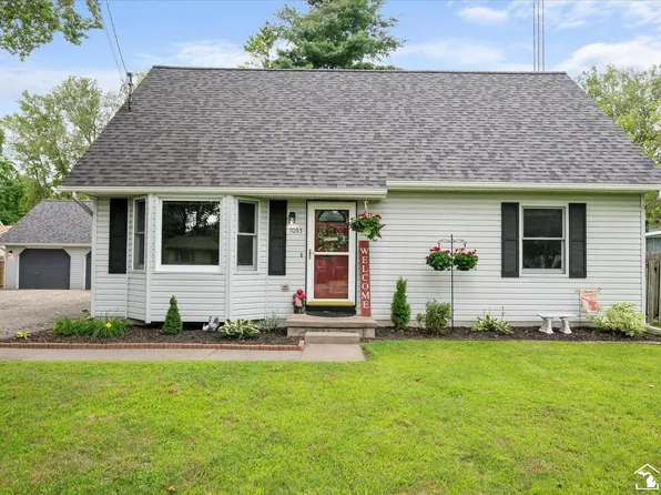 7063 Elmwood Rd, Temperance, MI 48182