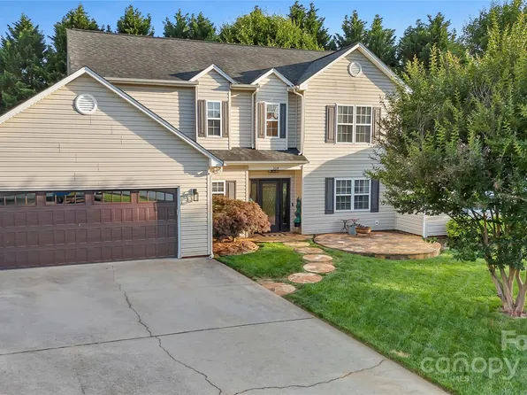 304 Hollow Pine Ct, Gastonia, NC 28056
