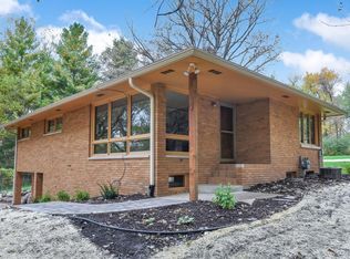 890 Lakewood Hills Rd, Saint Paul, MN 55123